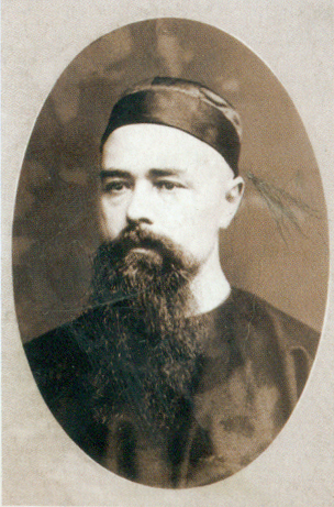 Portrait JM Delavay bonnet chinois